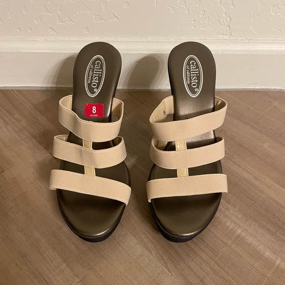 Brand new / never worn - Callisto of California ladies heels - crème color - 4” - Picture 2 of 5